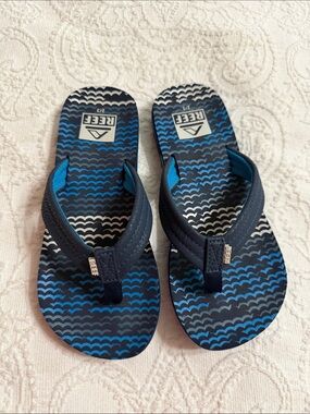 Reef Kids Print Flip Flops Size 2-3 (Big Kids) Blue Wave Design